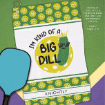 Funny Pickleball Pickle I BIN EINE GROSSE DILL Golfhandtuch<br><div class="desc">Funny, personalisierte, benutzerdefinierte Farbe Pickleball Sporttuch für den Pickleball-Enthusiast mit dem humorvollen Sprichwort I'M KIND OF A BIG DILL mit einem Dillpickle und pickleball und einem Namen, Monogramm oder benutzerdefinierten Text in Ihrer Wahl der Farben. Gutes Geschenk für ihn, sie oder Team. HILFE: Für Hilfe bei Designänderungen oder Personalisierungen, Farbänderungen,...</div>