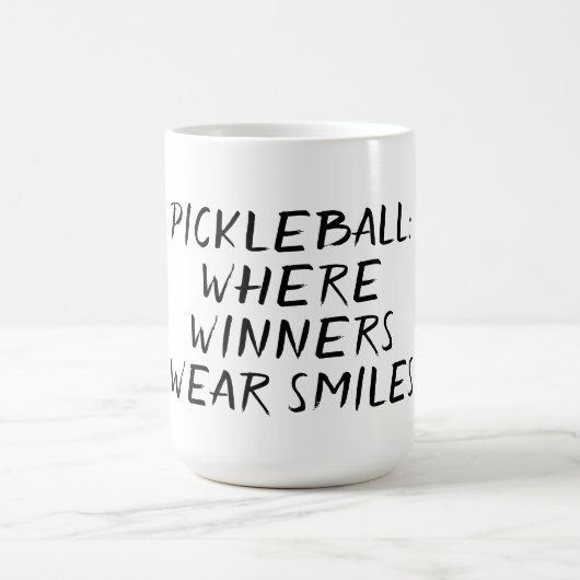 Funny Pickleball, wo die Sieger lächeln schwarz Kaffeetasse (Mittel)