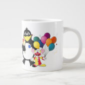 Funny Pinguin & Clown Cartoon Jumbo-Tasse (Rechts)