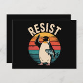 Funny Pinguin Resist Protest gegen Zölle Postkarte (Vorne/Hinten)