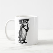 Funny Pinguin Resist Protest nicht mein Präsident Kaffeetasse (Links)