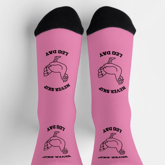 Funny Pink Never Skip Leg Day Socken (Oben)