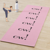 Funny Pink "Ow!" Moderne Typografie Fun Joke Yogamatte