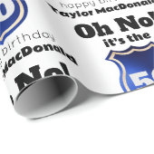 Funny Police Officer Abzeichen 50. Geburtstag Geschenkpapier (Rolleneckpunkt)