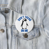 Funny Political Meme Penguin Tariff Button (Beispiel)