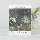 Funny Possum Siblings Feiertagskarte (Stehend Vorderseite)