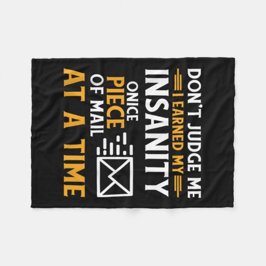 Funny Postal Mail Carrier Kurier Quote Fleecedecke (Vorderseite (Horizontal))