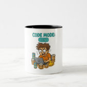 Funny Programmer Cartoon mit "Code Mode: ON" Zweifarbige Tasse (Mittel)