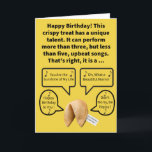 Funny Pun Four Tune Cookie Happy Birthday Karte<br><div class="desc">Als meine drei Kinder zu jung waren, um zu lesen, öffnete ich immer einen Glückskeks und sagte ihnen: "Dein Vater ist ein großartiger Typ!" Ich bin nicht lange damit durchgekommen, aber es hat Spaß gemacht, während es gedauert hat. Wäre es nicht klug, wenn Ihr Dessertkeks genau vier Lieder für Ihre...</div>