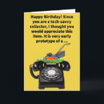 Funny Pun Mowable Phone Happy Birthday Karte<br><div class="desc">Mobiltelefone haben die Welt vom Sturm erobert,  aber nicht viele Menschen schätzen einige der frühen Gestaltungsideen,  die versucht wurden. (Bevor Sie ein Telefon verkaufen können,  müssen Sie telefonieren.) Genießen Sie diese lustige Wortspielkarte!</div>