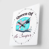 Funny Queen of the Camper RV Quadratische Wanduhr (Winkel)