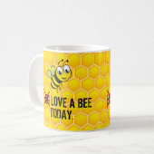 Funny Quote Hug/Liebe a Bee Today Kaffeetasse (Vorderseite Links)