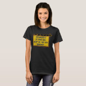 Funny Quote Richmond's Dive Bar Whiskey Sign T-Shirt (Vorne ganz)