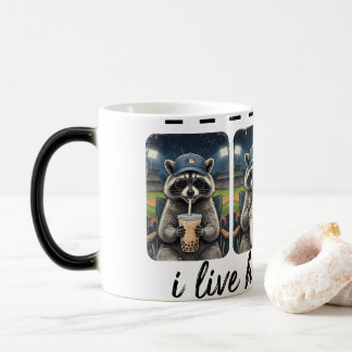 Funny Raccoon Baseball Coffee Mug – I Live Here No Verwandlungstasse