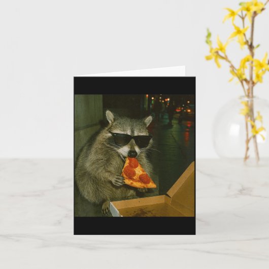Funny Raccoon Eating Zza Animal Meme  Karte (Gelbe Blume)