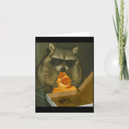 Funny Raccoon Eating Zza Animal Meme Raccoon  Karte (Vorderseite)