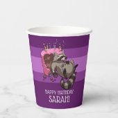 Funny Raccoon Happy Birthday Fügen Sie Ihren Namen Pappbecher (Rückseite)