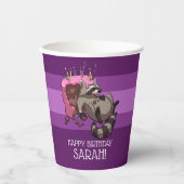 Funny Raccoon Happy Birthday Fügen Sie Ihren Namen Pappbecher (Vorderseite)