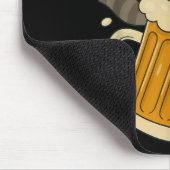 Funny Raccoon Rutsche hinunter zu einem Riesenscha Mousepad (Ecke)