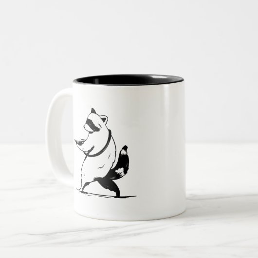 Funny Raccoon Shooter Zweifarbige Tasse (Vorderseite Links)