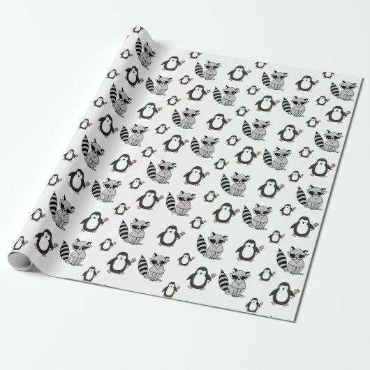 Funny Raccoon und Pinguin Pattern Geschenkpapier (Ungerollt)