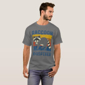 Funny Raccoon Whisperer T-Shirt (Vorne ganz)