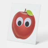 Funny Red Apple mit Googly Eyes Sockelschild (Vorderseite)