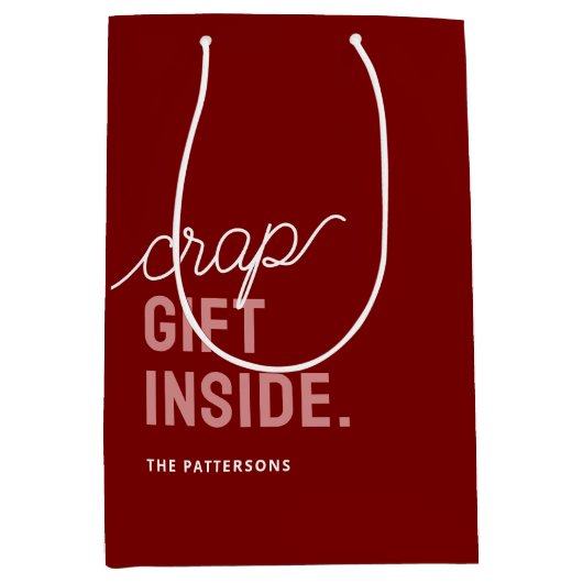 Funny Red Christmas Holiday Mittlere Geschenktüte (Vorderseite)