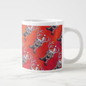 Funny Reindeer Pattern on Red Jumbo-Tasse (Rechts)