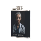 Funny Resident Physician Doctor Foto Flachmann (Links)