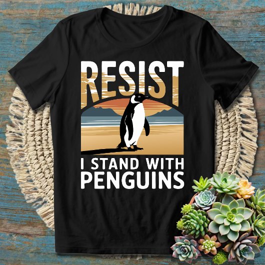 Funny Resist Penguin Aktivismus T-Shirt