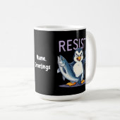 Funny Resist Pinguin Protest gegen Zölle Kaffeetasse (VorderseiteRechts)