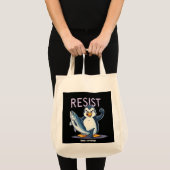 Funny Resist Pinguin Protest gegen Zölle Tragetasche (Vorderseite (Produkt))