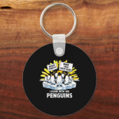 Funny Resist Pinguins Protest gegen Zölle Schlüsselanhänger (Vorderseite)