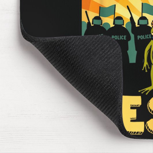 Funny Resist Rtland Frog Protest Mousepad (Ecke)