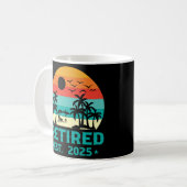 Funny Retirement 2025 Vintag Beach Palm Tree Kaffeetasse (Vorderseite Links)