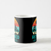 Funny Retirement 2025 Vintag Beach Palm Tree Kaffeetasse (Mittel)