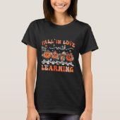 Funny Retro Fall in Liebe mit Learning Pumpkin Tee (Vorderseite)