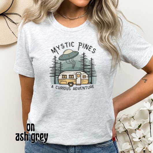 Funny Retro Sunset Camper Trailer Alien UFO T-Shirt