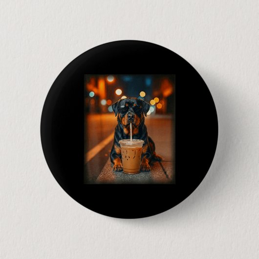 Funny rottweiler drinking iced coffee lover dog button (Vorderseite)