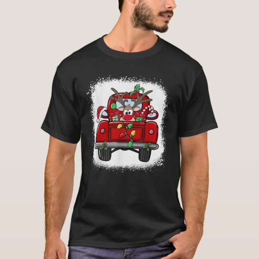Funny Rudolph Reindeer on Red Truck Christmas Ligh T-Shirt (Vorderseite)