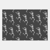 Funny Running Skelett Schwarz-Weiß Halloween Geschenkpapier Set (Vorderseite 3)
