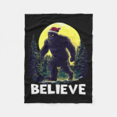 Funny Santa Bigfoot Christmas Sasquatch Believe Xm Fleecedecke (Vorderseite)