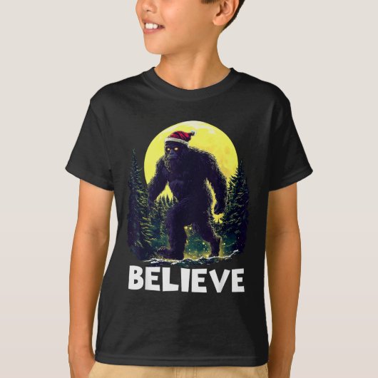 Funny Santa Bigfoot Christmas Sasquatch Believe Xm T-Shirt (Vorderseite)