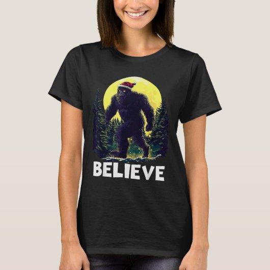 Funny Santa Bigfoot Christmas Sasquatch Believe Xm T-Shirt (Vorderseite)