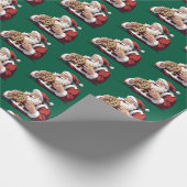 Funny Santa Claus Holding Holiday Cookies Geschenkpapier (Ecke)