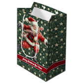 Funny Santa Claus Skaten Holiday Geschenktasche Mittlere Geschenktüte (Vorderseite Schrägansicht)