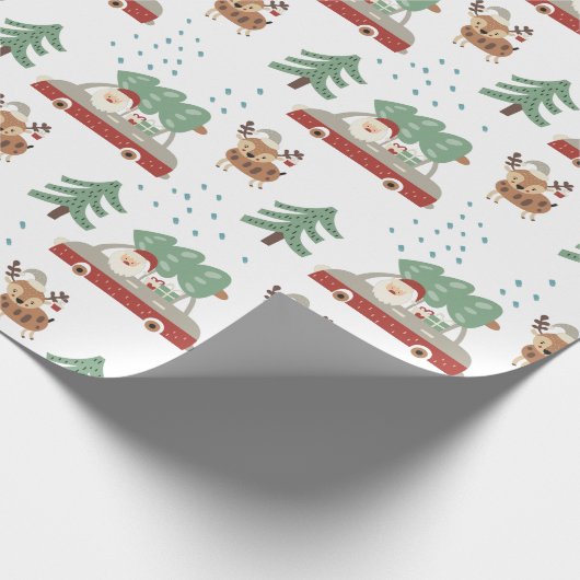 Funny Santa Claus Snowy Forrest Weihnachten Geschenkpapier (Ecke)