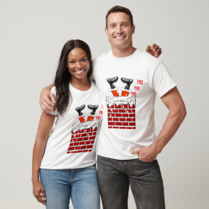 Funny Santa Claus steckte im Schornstein fest T-Shirt