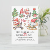 Funny Santa Gnomes Frohe Weihnachten Kleines Party Einladung (Stehend Vorderseite)